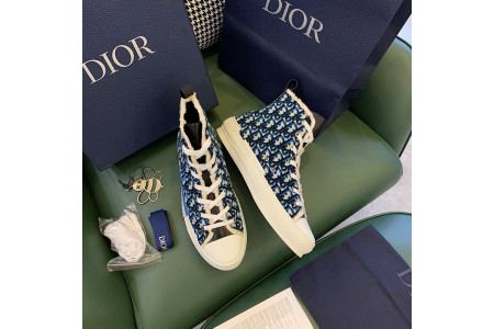 DR B23 Sneakers