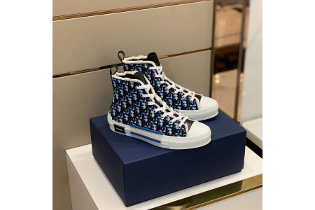 DR B23 Sneakers