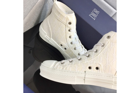 DR B23 Sneakers