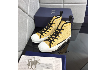 DR B23 Sneakers