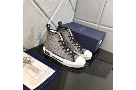 DR B23 Sneakers