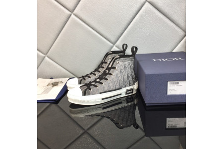 DR B23 Sneakers