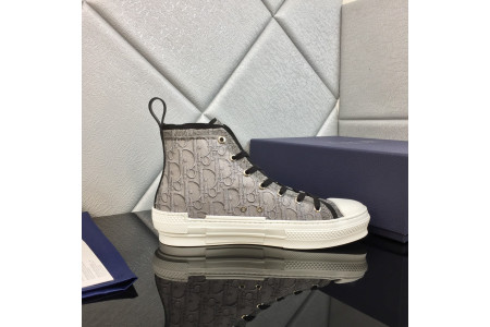 DR B23 Sneakers