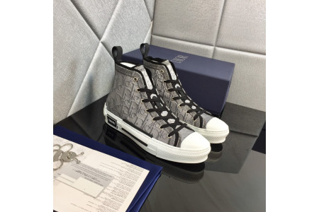 DR B23 Sneakers