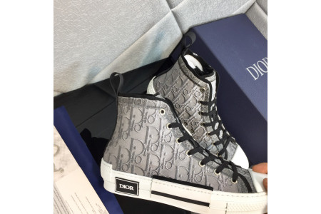 DR B23 Sneakers