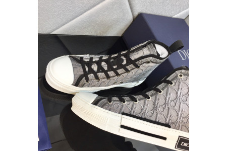 DR B23 Sneakers