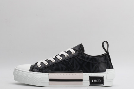 DR B23 Sneakers