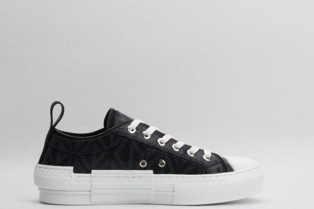 DR B23 Sneakers