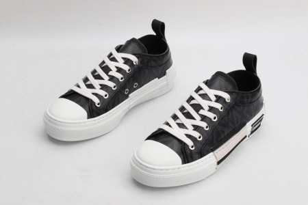 DR B23 Sneakers