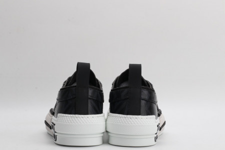 DR B23 Sneakers