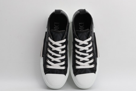 DR B23 Sneakers
