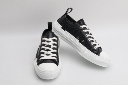 DR B23 Sneakers
