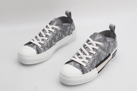 DR B23 Sneakers