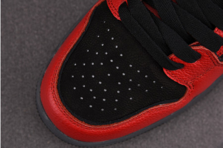 B*PE SNEAKER