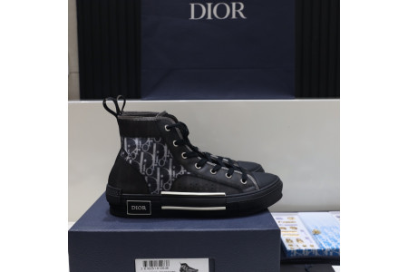 DR B23 Sneakers