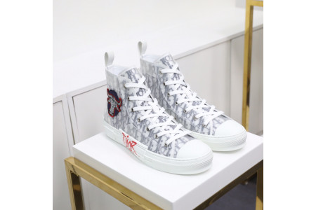 DR B23 Sneakers