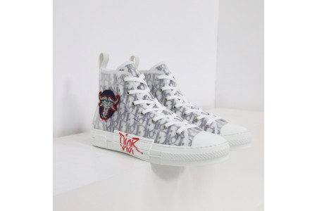 DR B23 Sneakers