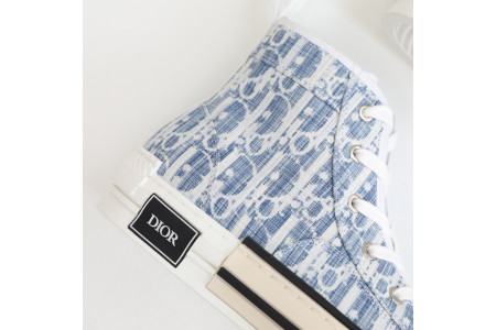 DR B23 Sneakers