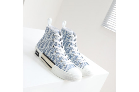 DR B23 Sneakers