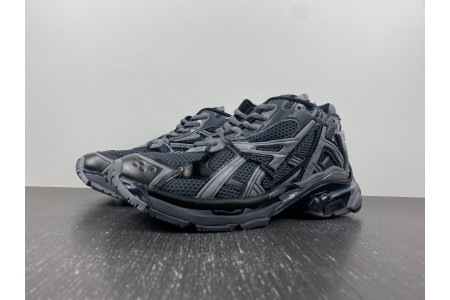 BLCG RUNNER SNEAKER 677403 W3RBR 1515