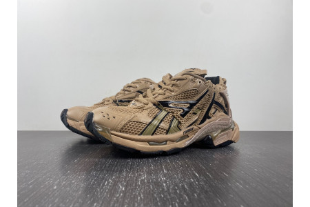 BLCG RUNNER SNEAKER 677403 W2RA5 0126