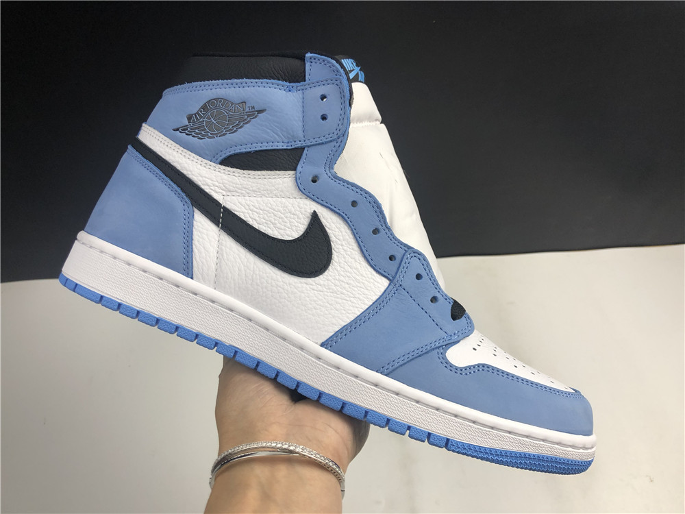AIR JORDAN 1 RETRO HIGH WHITE UNIVERSITY BLUE BLACK 555088-134