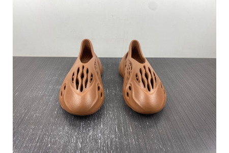 Adidas Yeezy Foam RNR Clay Red HP5335