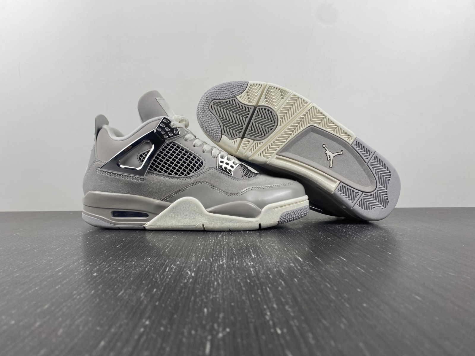 Jordan 4 Retro Frozen Moments