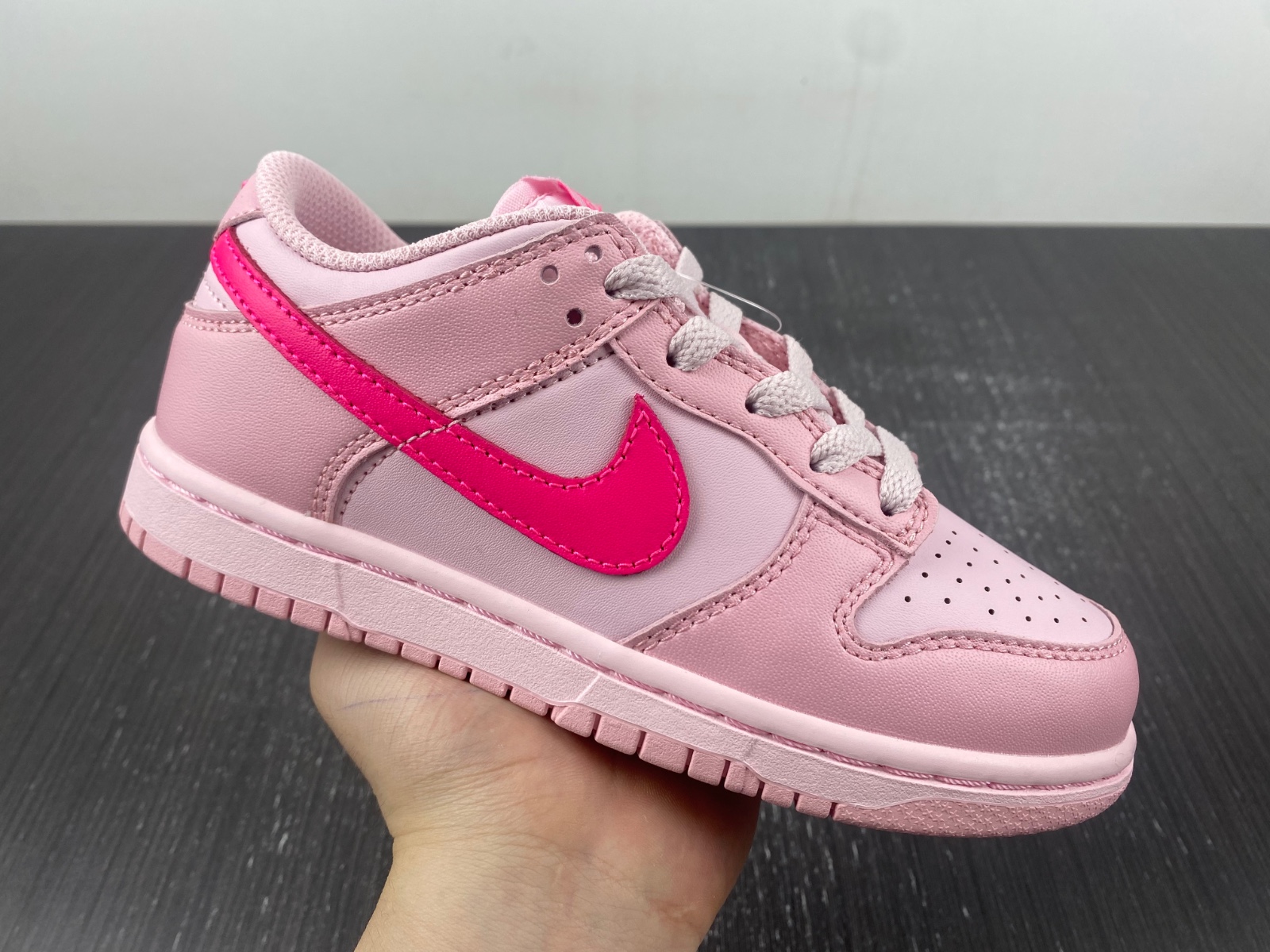 Nike Dunk Low Triple Pink