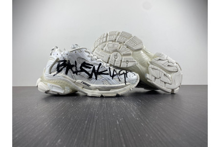 BLCG RUNNER SNEAKER 677402 W3RBQ 9010