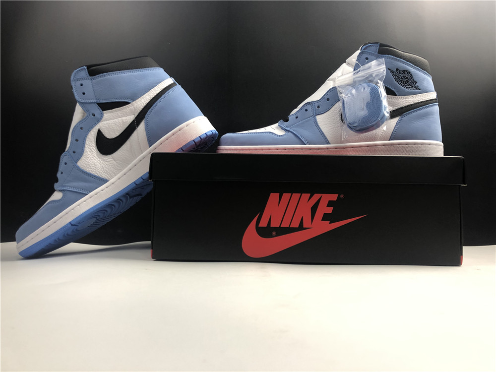 AIR JORDAN 1 RETRO HIGH WHITE UNIVERSITY BLUE BLACK 555088-134