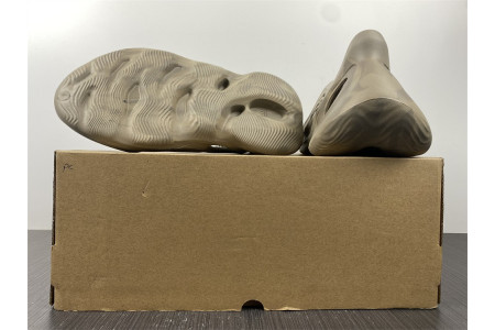 Adidas Yeezy Foam RNNR Stone Sage GX4472