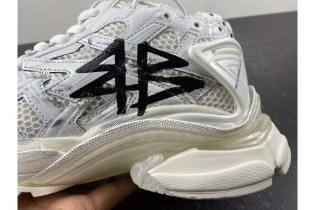 BLCG RUNNER SNEAKER 677402 W3RBQ 9010