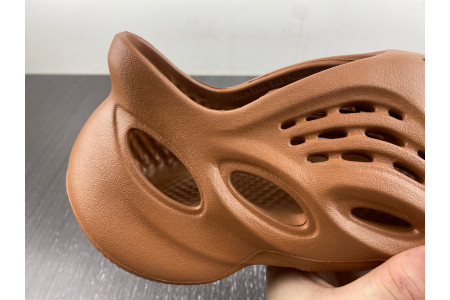 Adidas Yeezy Foam RNR Clay Red HP5335