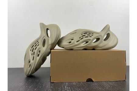 Adidas Yeezy Foam RNR Stone Salt GV6840