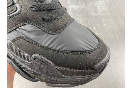 BLCG TRIPLE S SNEAKER 710157 W3CU1 1000