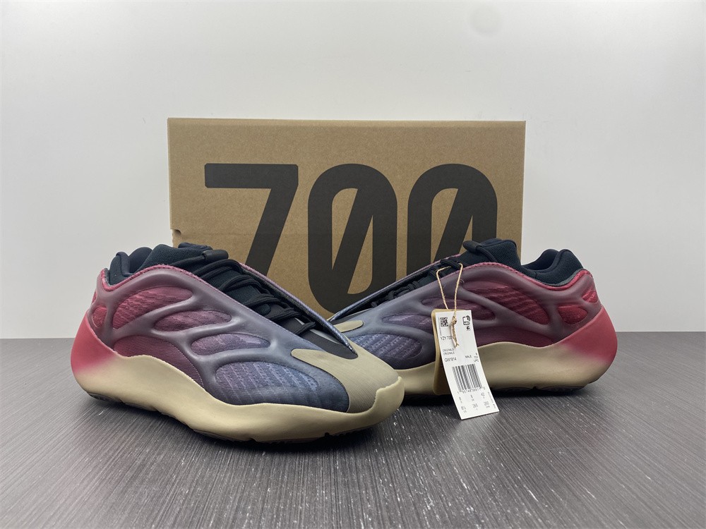 Adidas Yeezy 700 V3 Fade Carbon GW1814