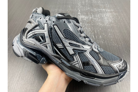 BLCG RUNNER SNEAKER 677403 W3RBR 1515