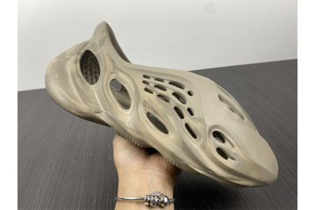 Adidas Yeezy Foam RNNR Stone Sage GX4472