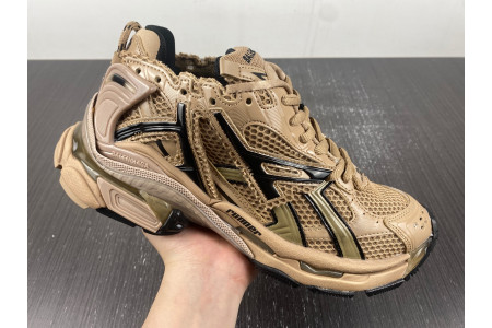 BLCG RUNNER SNEAKER 677403 W2RA5 0126