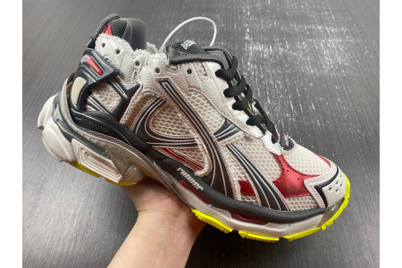 BLCG RUNNER SNEAKER 772774 W3RNY 0509