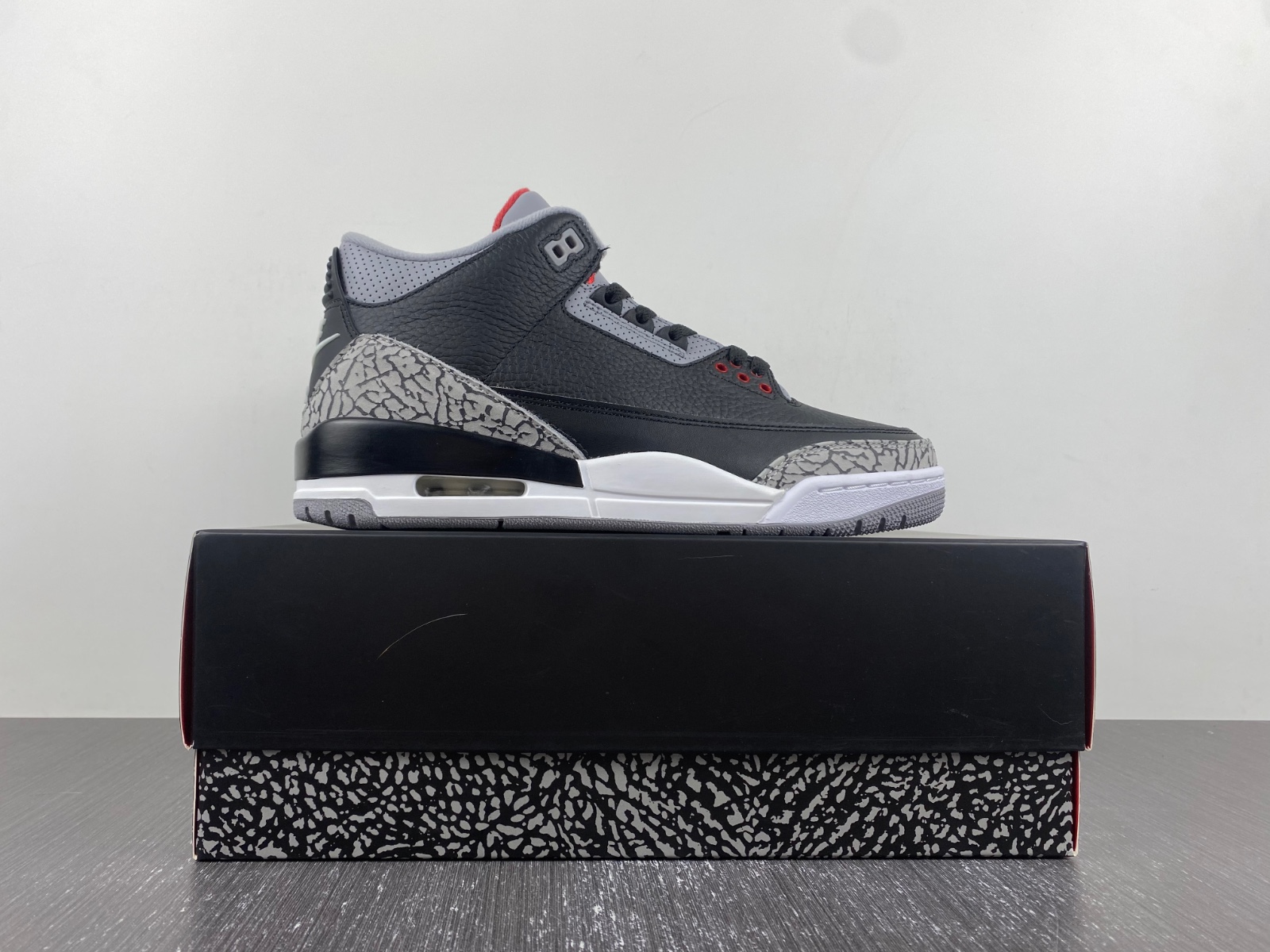 Air Jordan 3 Black Cement 854262-001