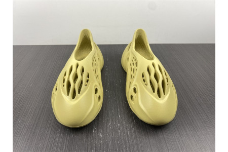 Adidas Yeezy Foam RNNR Sulfur GV6775