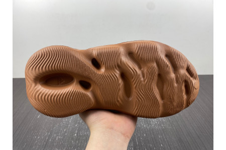 Adidas Yeezy Foam RNR Clay Red HP5335