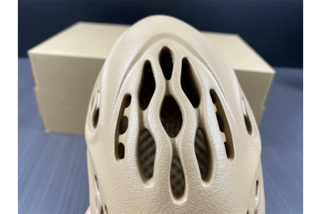 Adidas Yeezy Foam RNNR Ochre GW3354