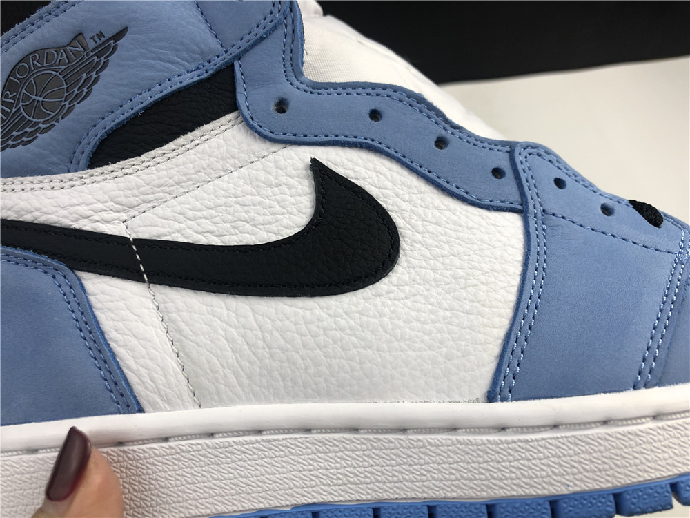 AIR JORDAN 1 RETRO HIGH WHITE UNIVERSITY BLUE BLACK 555088-134