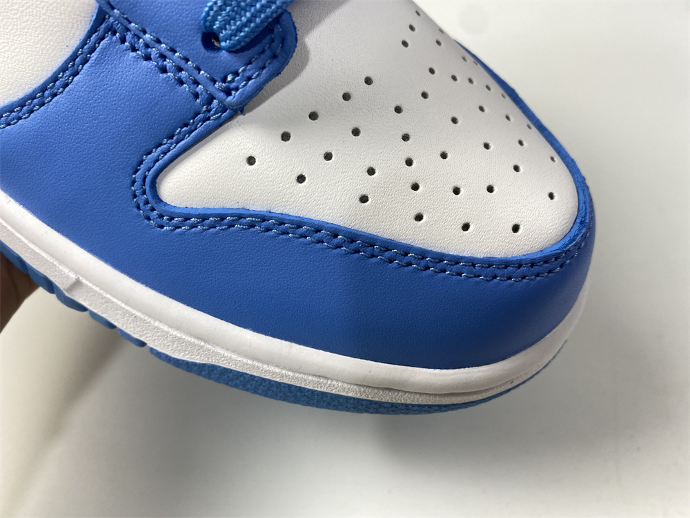 Nike Dunk Low UNC (2021)
