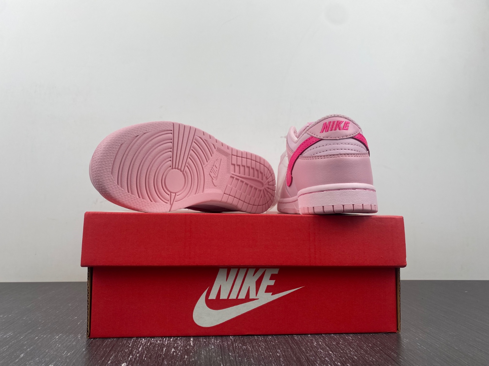 Nike Dunk Low Triple Pink