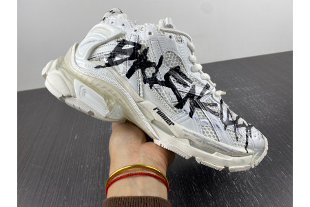 BLCG RUNNER SNEAKER 677402 W3RBQ 9010