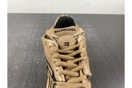 BLCG RUNNER SNEAKER 677403 W2RA5 0126